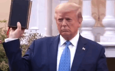 Trump Signs Executive Order Forcing Truck Drivers To Speak Proficient English